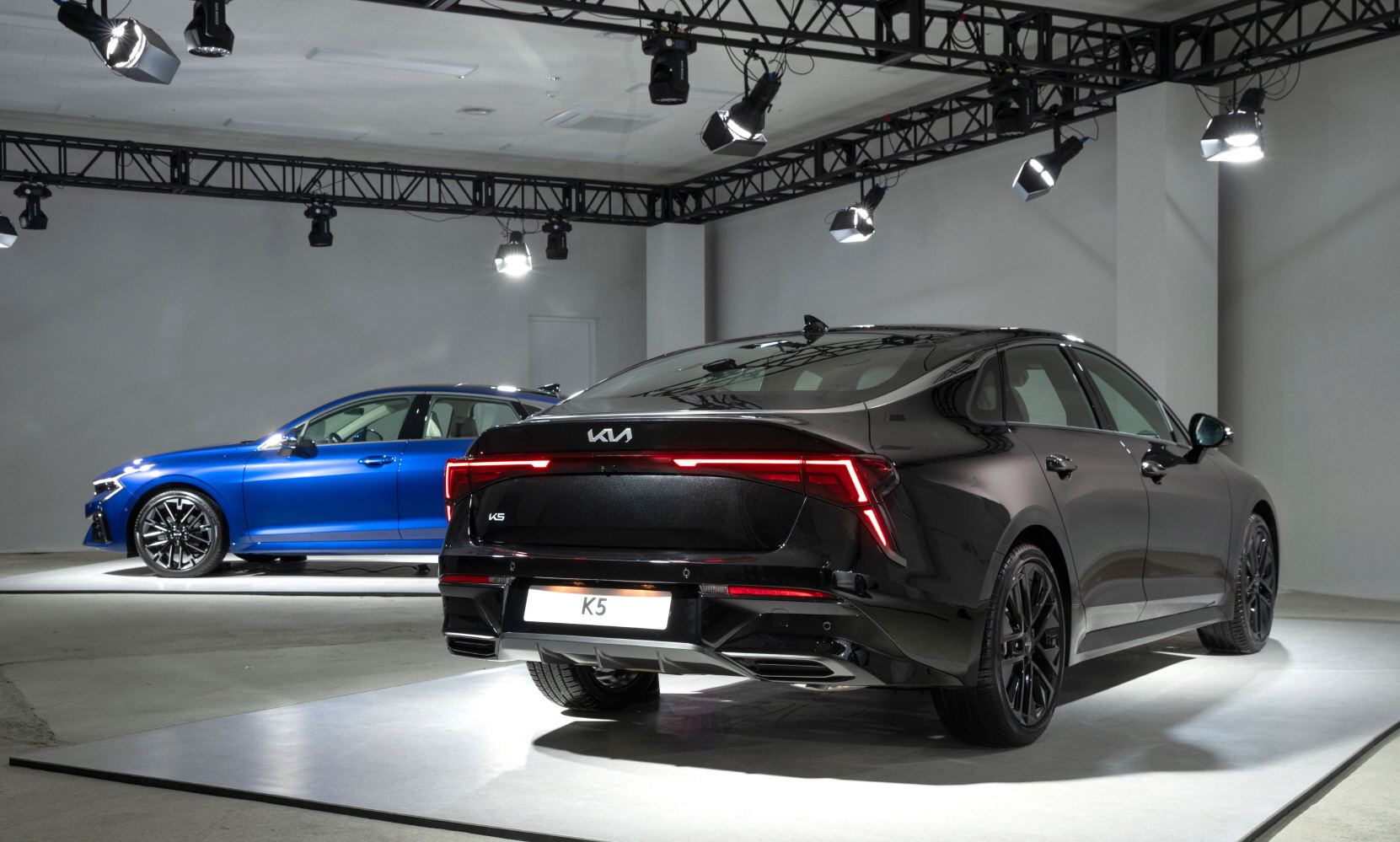 Kia The new K5 black fit