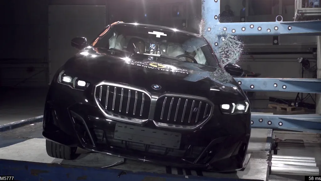 안전합니다, BMW 5 시리즈 한국,미국,유럽 최고 등급 획득 3 bmw 5 series iihs top safety pick plus
