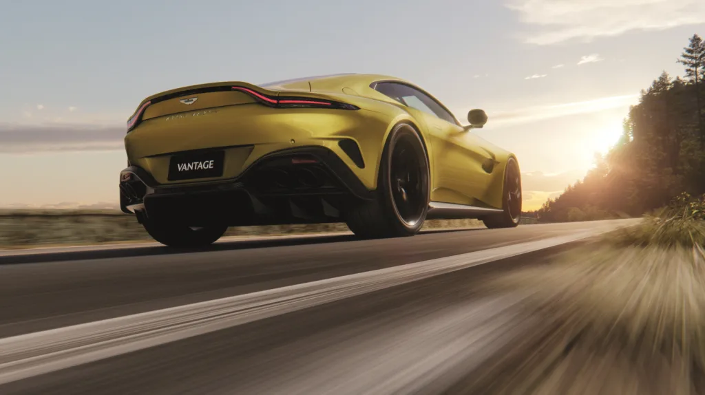 애스턴마틴 신형 밴티지 공개, 74년 레이싱 DNA를 담았다 2 애스턴마틴 밴티지(Aston-Martin-Vantage)1