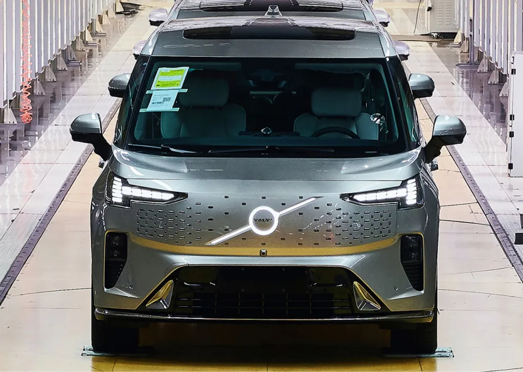 볼보 EM90 생산 시작, 우선 중국에서 3월 고객 인도 시작 2 볼보 EM90(volvo em90) 1