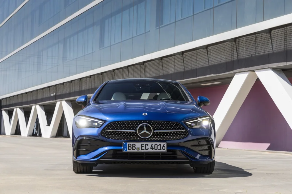 메르세데스-벤츠 CLE 쿠페 출시, 하늘에서 삼각별이 내린다 5 디 올-뉴 메르세데스-벤츠 CLE 쿠페(Mercedes-Benz CLE )