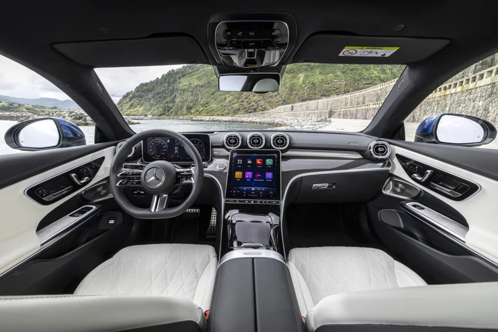 메르세데스-벤츠 CLE 쿠페 출시, 하늘에서 삼각별이 내린다 3 디 올-뉴 메르세데스-벤츠 CLE 쿠페(Mercedes-Benz CLE )