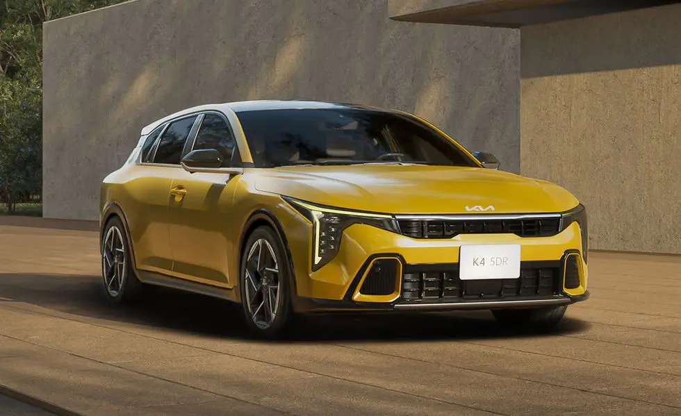 기아 K4, 공개 하자마자 또 하나의 선물 공개 해치백 등장 1 기아 K4 해치백 (kia k4 hatchback)