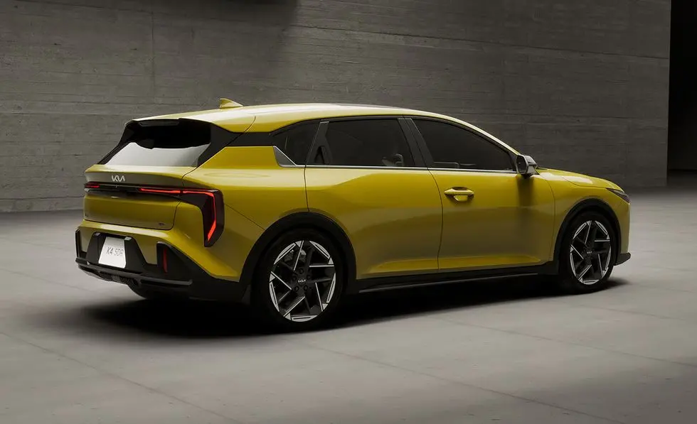 기아 K4, 공개 하자마자 또 하나의 선물 공개 해치백 등장 2 기아 K4 해치백 (kia k4 hatchback)