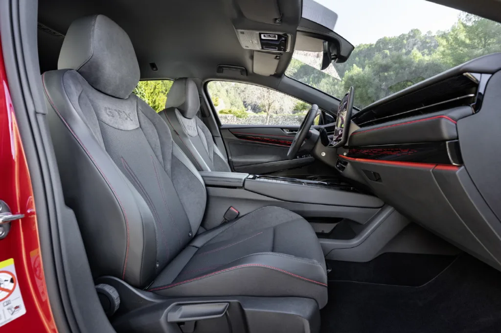 GTX 시대가 열렸다, 강력한 ID.3 GTX, ID.7 GTX 동시 데뷔 7 volkswagen ID.7 GTX Tourer