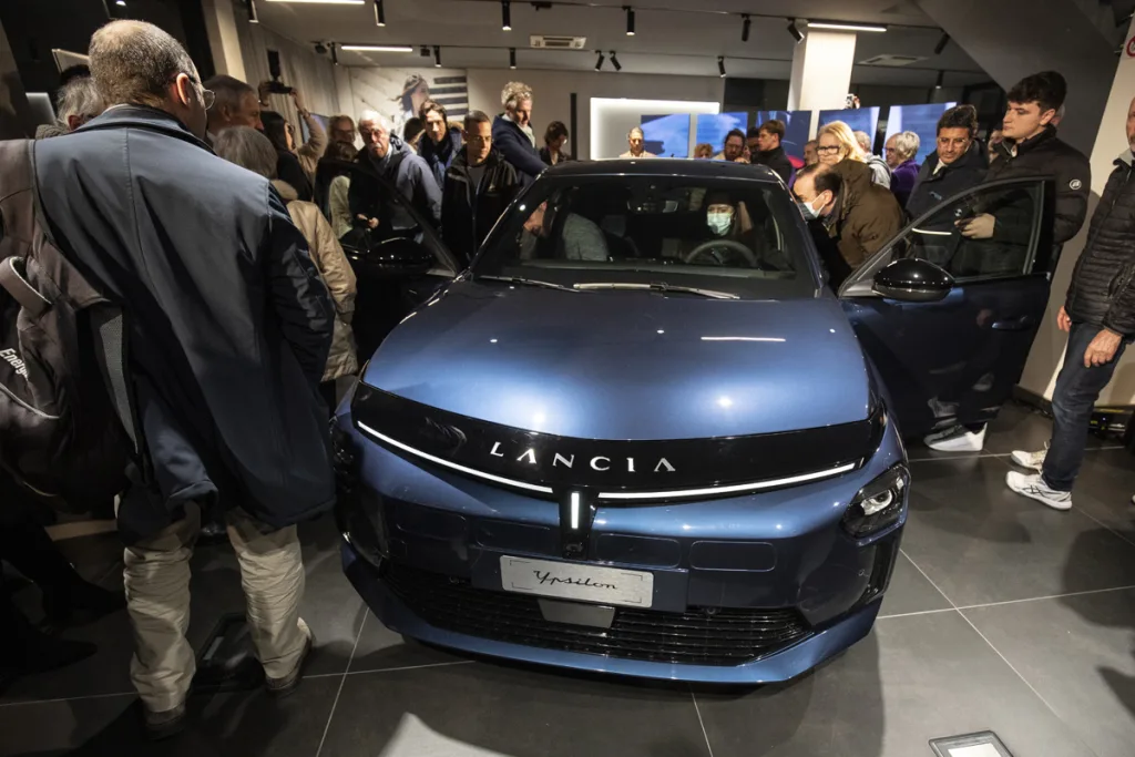 란치아 입실론 (NewLANCIAYPSILONEDIZIONELIMIATACASSINA)