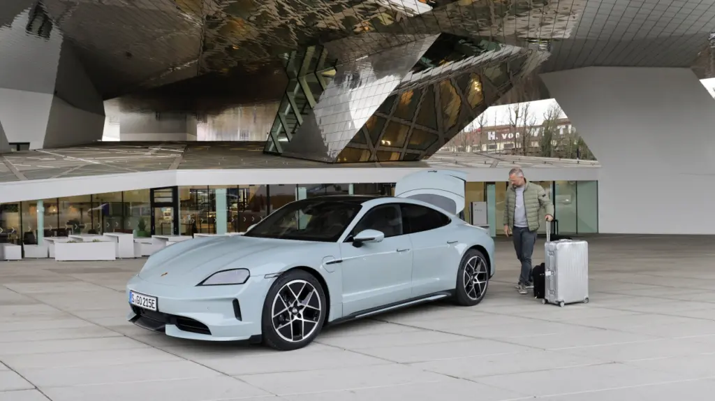 포르쉐 타이칸 (Porsche Taycan)
