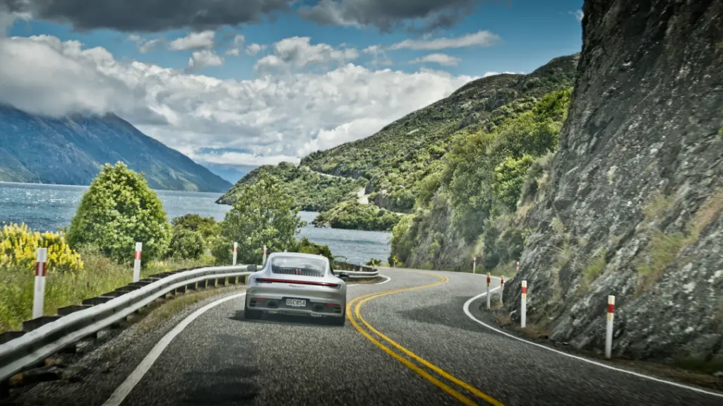 포르쉐 911 카레라 T, 뉴질랜드의 자연이 만든 절경을 달린다 2 포르쉐 911 카레라 T(Porsche 911 carrera t)