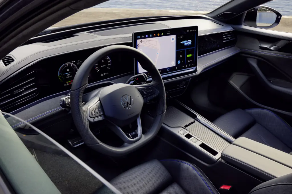 폭스바겐 파사트, 최대 120km 달리는 하이브리드 모델 공개 3 폭스바겐 파사트(Volkswagen Passat)