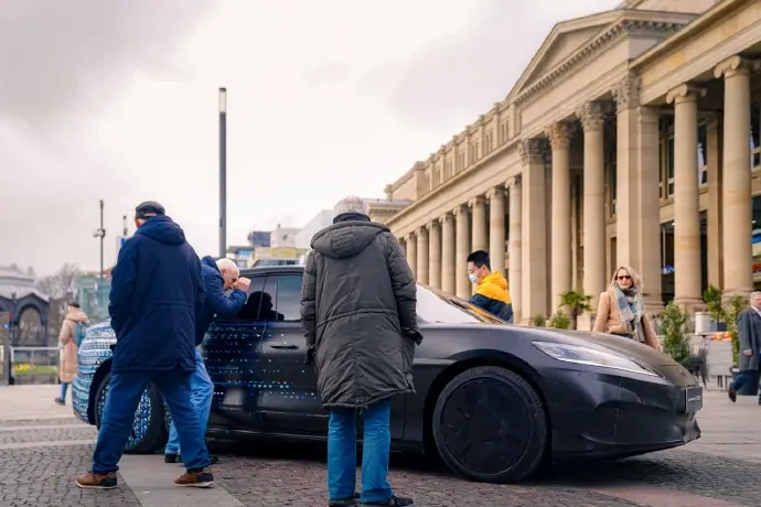 덴자 Z9 GT, 포르쉐 파라메라 조준한 벤츠 x BYD 합작 슈퍼카 3 덴자 Z9 GT (Denza Z9 GT)