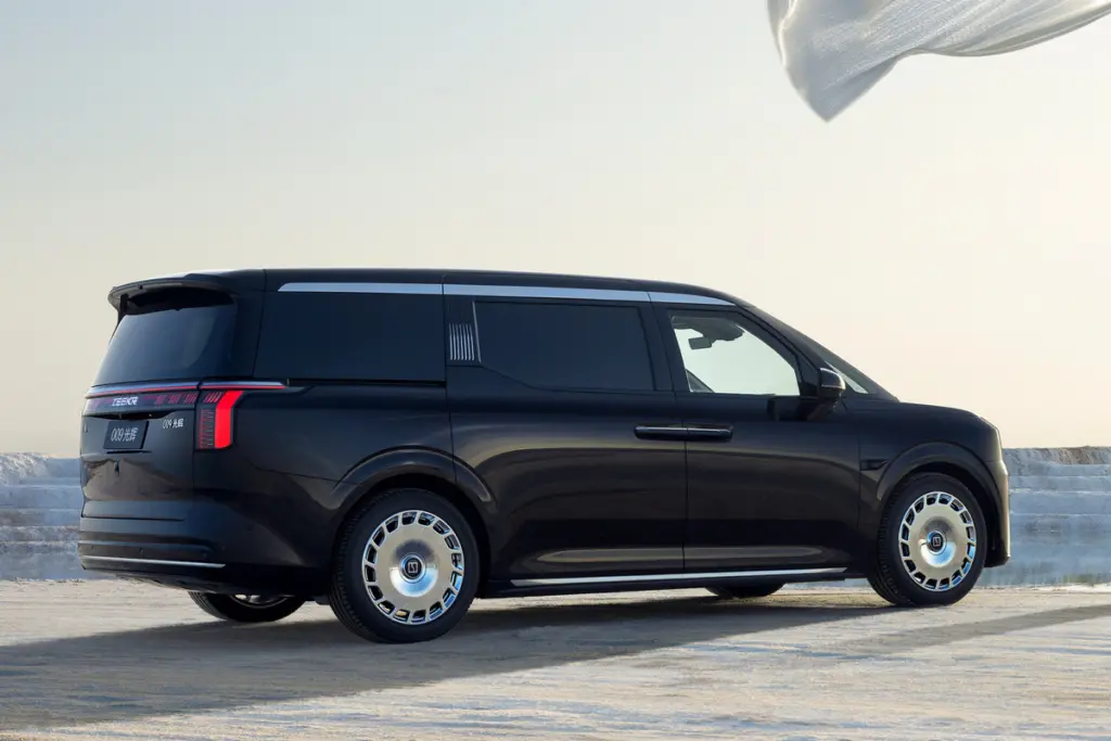 지커 009, 미니밴의 롤스로이스가 되고 싶은 인테리어 공개 4 Zeekr 009