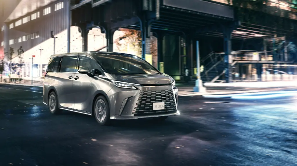 lexus lm 500h