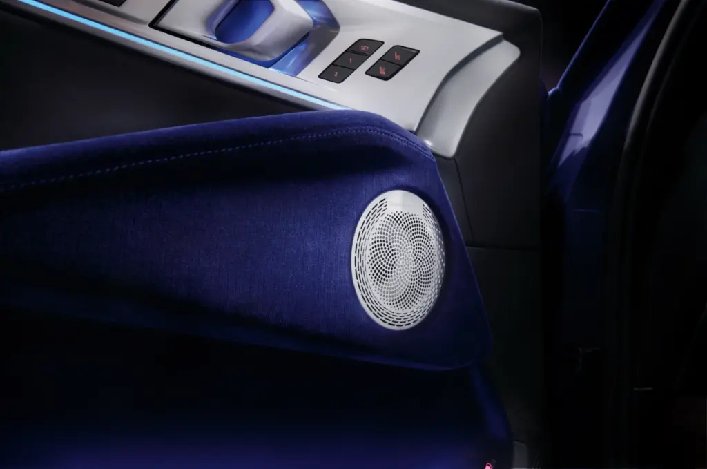 BMW XM 미스틱 얼루어, 2024 칸 영화제를 빛낸 또 하나의 스타 3 bmw xm mistiq allure