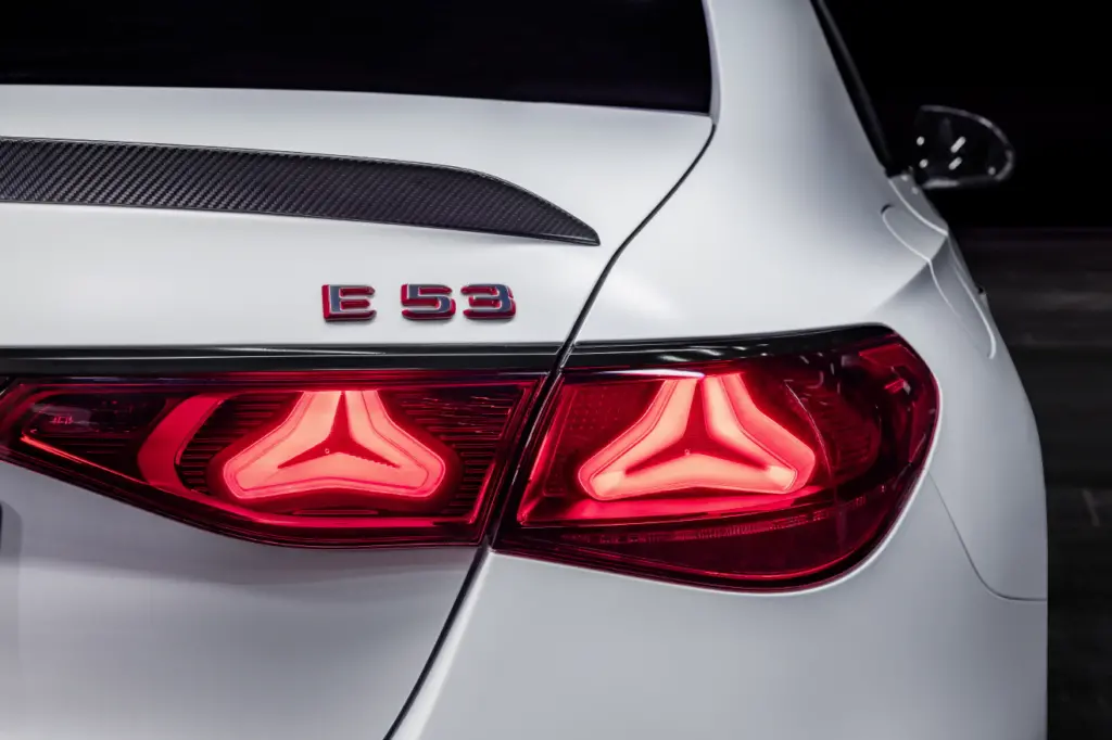 끝판왕 E-클래스, 메르세데스-AMG E53 HYBRID 4MATIC+ 6 23c0356 028 https://mobilityground.com/wp-content/uploads/2024/06/23c0356_004.jpg
