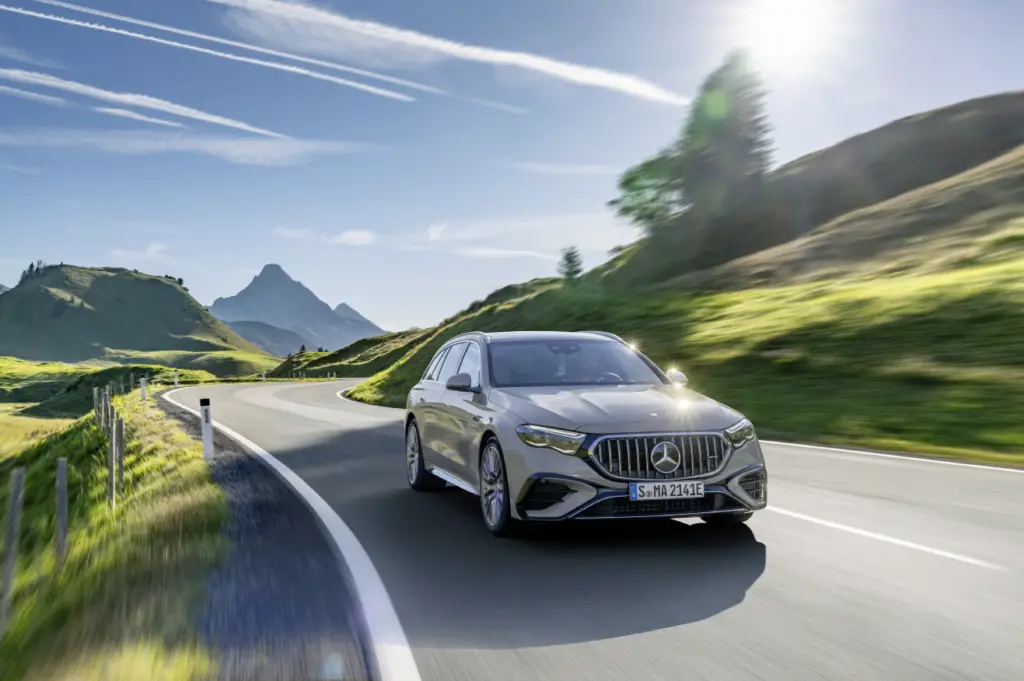 끝판왕 E-클래스, 메르세데스-AMG E53 HYBRID 4MATIC+ 5 the new Mercedes-AMG E 53 HYBRID 4MATIC+