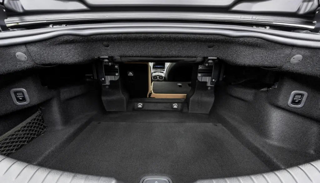 449마력의 카브리올레, 메르세데스-AMG CLE 53 4MATIC+ 8 Mercedes-Benz CLE Cabriolet, Exterieur: AMG-Line, graphitgrau magno; Interieur: AMG-Line, Nappaleder Tonkabraun Mercedes-Benz CLE Cabriolet, exterior: AMG-Line, graphite grey magno; interior: AMG-Line, nappa leather tonka brown