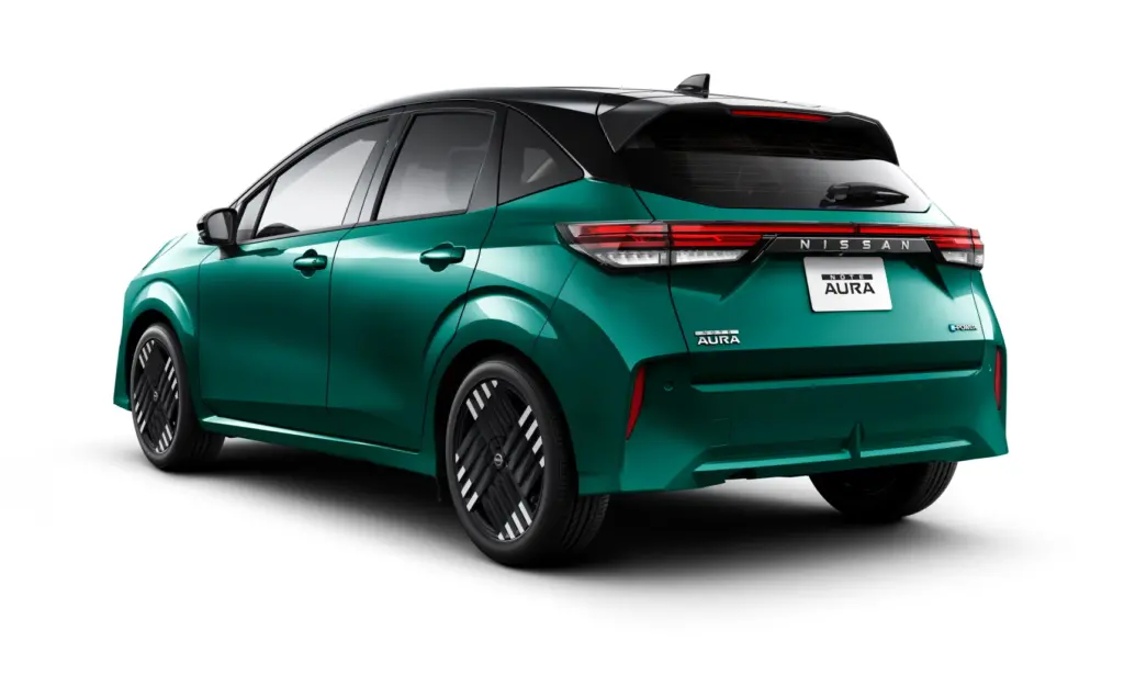 닛산 노트 (ノート オーラ)