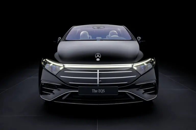 Mercedes-Benz EQS 580 4MATIC, MANUFAKTUR Selection, Obsidianschwarz metallic, (Energieverbrauch kombiniert: 20,9 -17,0 kWh/100 km | CO₂-Emissionen kombiniert: 0 g/km | CO₂ -Klasse: A);Energieverbrauch kombiniert: 20,9 -17,0 kWh/100 km | CO₂-Emissionen kombiniert: 0 g/km | CO₂ -Klasse: A Mercedes-Benz EQS 580 4MATIC, MANUFAKTUR Selection, Obsidian black metallic, (Combined energy consumption: 20.9 – 17.0 kWh/100 km | CO₂ emissions combined: 0 g/km | CO₂ class: A);Combined energy consumption: 20.9 – 17.0 kWh/100 km | CO₂ emissions combined: 0 g/km | CO₂ class: A