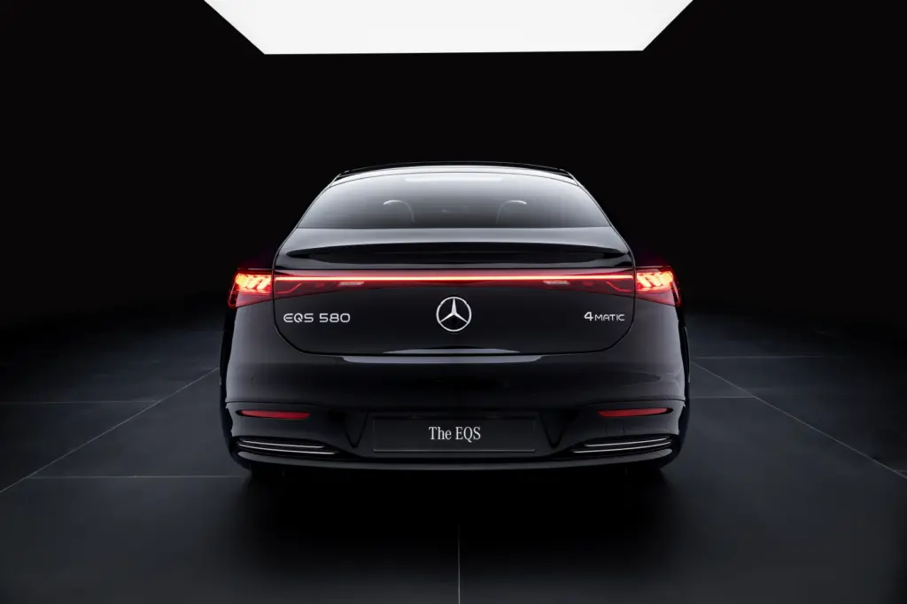 Mercedes-Benz EQS 580 4MATIC, MANUFAKTUR Selection, Obsidianschwarz metallic, (Energieverbrauch kombiniert: 20,9 -17,0 kWh/100 km | CO₂-Emissionen kombiniert: 0 g/km | CO₂ -Klasse: A);Energieverbrauch kombiniert: 20,9 -17,0 kWh/100 km | CO₂-Emissionen kombiniert: 0 g/km | CO₂ -Klasse: A Mercedes-Benz EQS 580 4MATIC, MANUFAKTUR Selection, Obsidian black metallic, (Combined energy consumption: 20.9 – 17.0 kWh/100 km | CO₂ emissions combined: 0 g/km | CO₂ class: A);Combined energy consumption: 20.9 – 17.0 kWh/100 km | CO₂ emissions combined: 0 g/km | CO₂ class: A