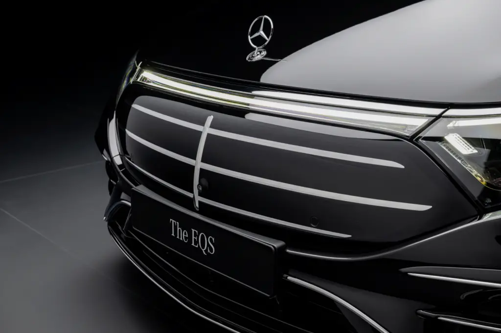 Mercedes-Benz EQS 580 4MATIC, MANUFAKTUR Selection, Obsidianschwarz metallic, (Energieverbrauch kombiniert: 20,9 -17,0 kWh/100 km | CO₂-Emissionen kombiniert: 0 g/km | CO₂ -Klasse: A);Energieverbrauch kombiniert: 20,9 -17,0 kWh/100 km | CO₂-Emissionen kombiniert: 0 g/km | CO₂ -Klasse: A Mercedes-Benz EQS 580 4MATIC, MANUFAKTUR Selection, Obsidian black metallic, (Combined energy consumption: 20.9 – 17.0 kWh/100 km | CO₂ emissions combined: 0 g/km | CO₂ class: A);Combined energy consumption: 20.9 – 17.0 kWh/100 km | CO₂ emissions combined: 0 g/km | CO₂ class: A