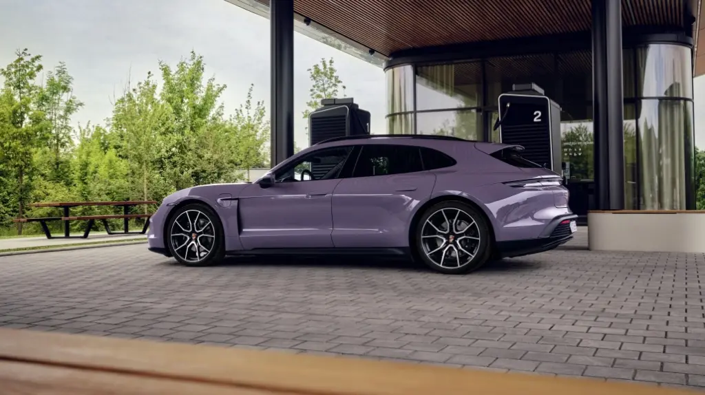 포르쉐 차징 라운지(Porsche Charging Lounge)