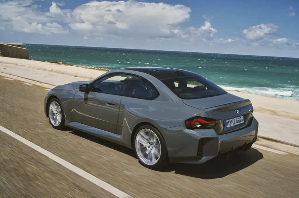 뉴 BMW M2 공개, 퍼포먼스를 완전히 새로운 차원으로 만들다 6 bmw m2