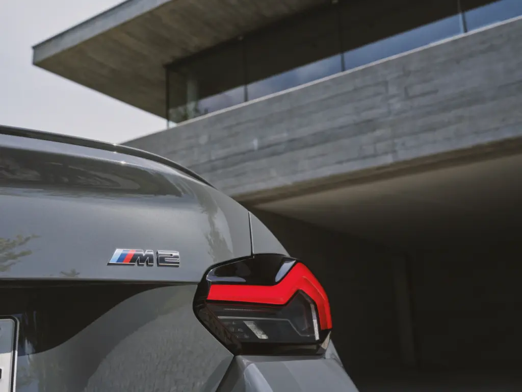 뉴 BMW M2 공개, 퍼포먼스를 완전히 새로운 차원으로 만들다 8 P90553564 highRes https://mobilityground.com/wp-content/uploads/2024/07/P90553547-highRes.jpg