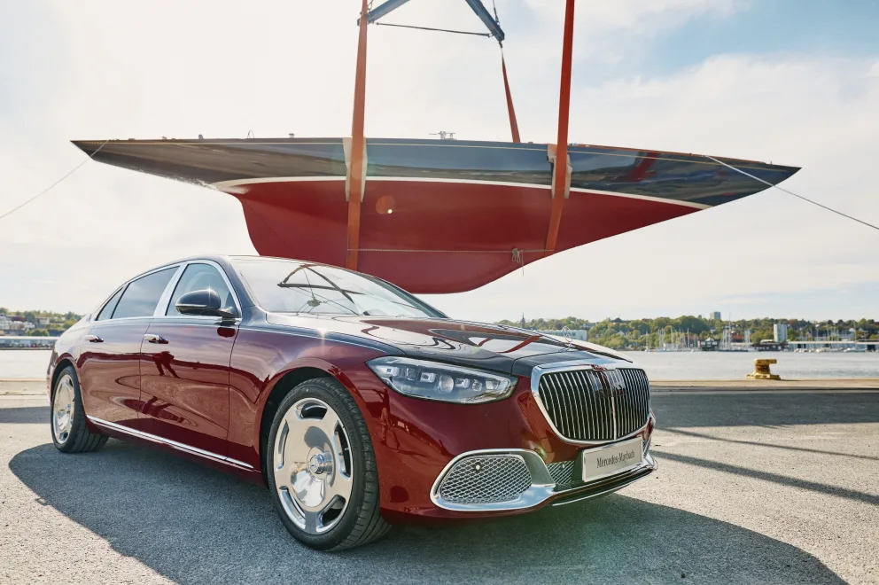 메르세데스-마이바흐 S600 Exklusive Mercedes-Maybach S-Klasse zum 150-jährigen Jubiläum von Robbe & Berking (Mercedes-Maybach S 680, Energieverbrauch kombiniert: 14,2-13,2 l/100 km| CO2-Emissionen kombiniert: 323-300 g/km | CO2-Klasse: G);Mercedes-Maybach S 680 (Energieverbrauch kombiniert: 14,2-13,2 l/100 km| CO2-Emissionen kombiniert: 323-300 g/km | CO2-Klasse: G) An exclusive Mercedes-Maybach S-Class for the 150th anniversary of Robbe & Berking (Mercedes-Maybach S 680, combined energy consumption: 14.2-13.2 l/100 km | combined CO2 emissions: 323-300 g/km | CO2 class: G);Mercedes-Maybach S 680 (combined energy consumption: 14.2-13.2 l/100 km | combined CO2 emissions: 323-300 g/km | CO2 class: G)