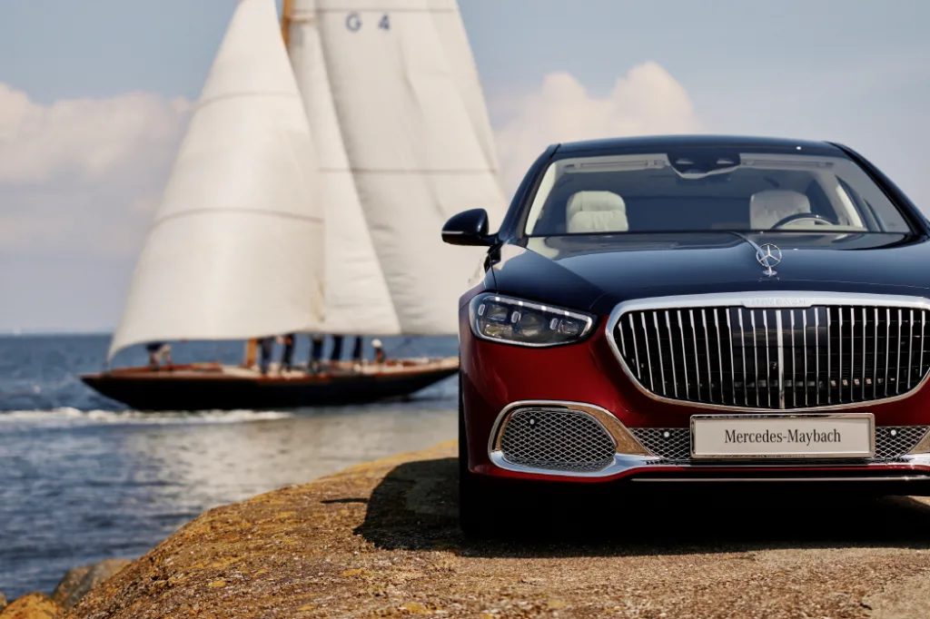 Exklusive Mercedes-Maybach S-Klasse zum 150-jährigen Jubiläum von Robbe & Berking (Mercedes-Maybach S 680, Energieverbrauch kombiniert: 14,2-13,2 l/100 km| CO2-Emissionen kombiniert: 323-300 g/km | CO2-Klasse: G);Mercedes-Maybach S 680 (Energieverbrauch kombiniert: 14,2-13,2 l/100 km| CO2-Emissionen kombiniert: 323-300 g/km | CO2-Klasse: G) An exclusive Mercedes-Maybach S-Class for the 150th anniversary of Robbe & Berking (Mercedes-Maybach S 680, combined energy consumption: 14.2-13.2 l/100 km | combined CO2 emissions: 323-300 g/km | CO2 class: G);Mercedes-Maybach S 680 (combined energy consumption: 14.2-13.2 l/100 km | combined CO2 emissions: 323-300 g/km | CO2 class: G)