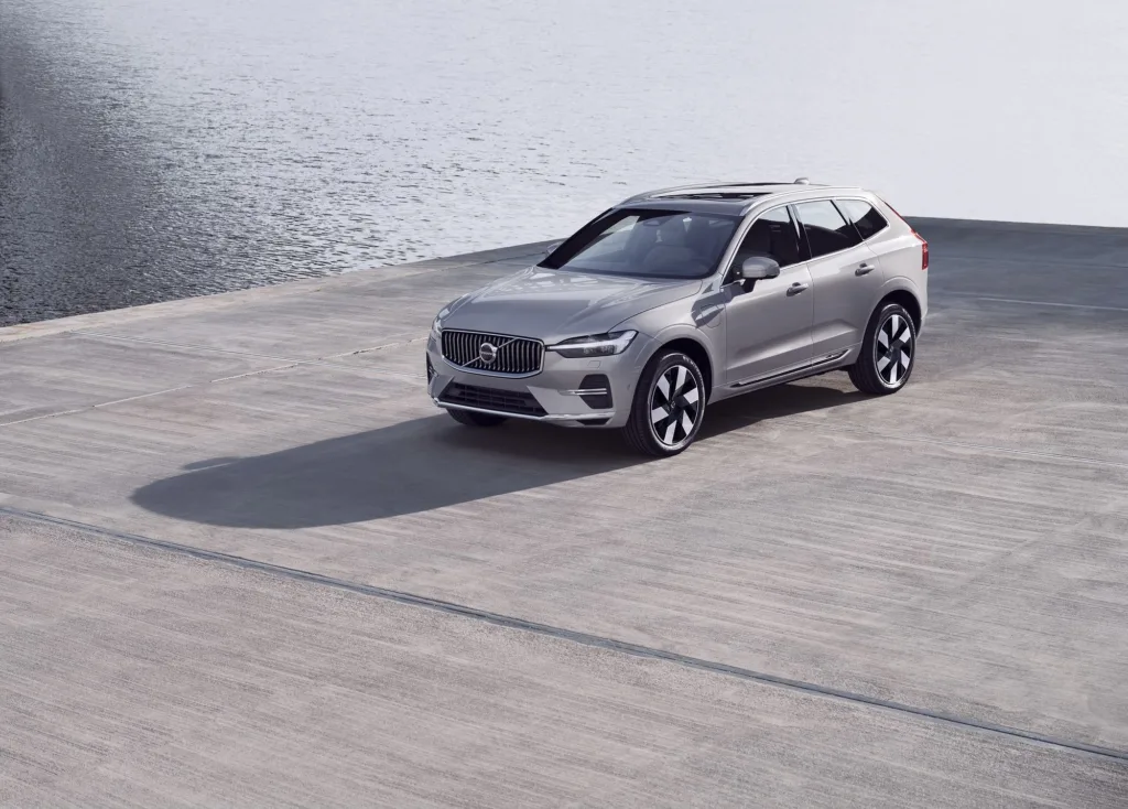 이만큼 팔렸어도 아직 인기는 상한가! 볼보 XC60, 2025년식 출시 1 사진자료2 XC60 https://mobilityground.com/wp-content/uploads/2024/08/사진자료2_XC60-jpg.webp
