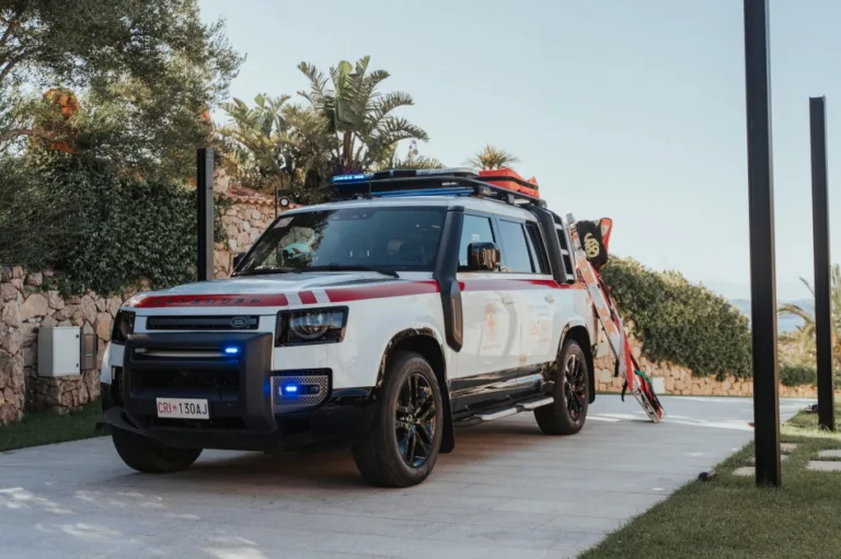 랜드로버 디펜더(Land rover defender)