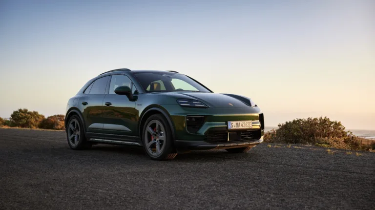포르쉐 마칸, Porsche doubles the size of the model range for the all-electric Macan