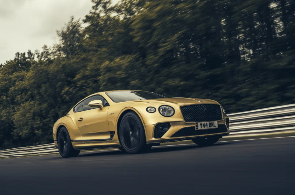 W12 엔진, 벤틀리의 20년 역사의 한 페이지 마무리 5 벤틀리, End of an era as final Bentley W12 engine hand-built in Crewe