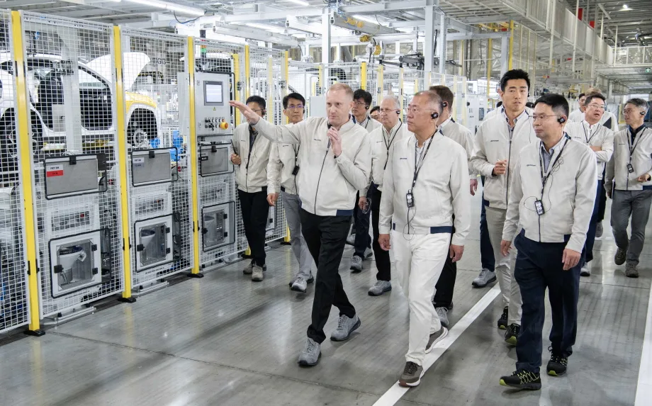 Hyundai Motor Group Chairman Chung Eui-Sun reviews European business and outlines future growth strategy 3 Hyundai Motor Group Chairman Chung Eui-Sun reviews European business and outlines future growth strategy