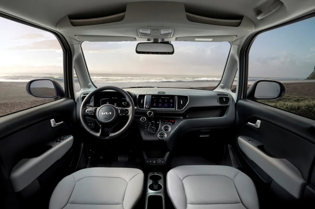 레이가 이정도로 좋아져? 기아, ‘The 2025 레이’ 출시 2 The 2025 레이_내장 전경