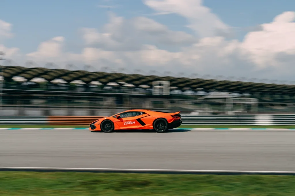 Lamborghini Esperienza Corsa: Thunder Meets Lightning in Southeast Asia