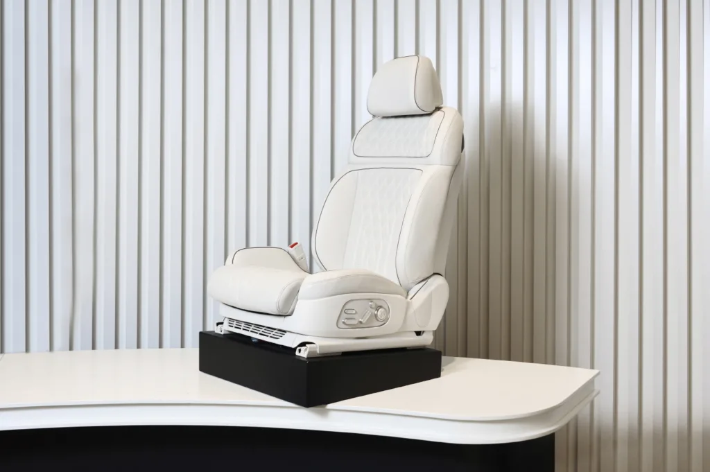 제네시스 에르고 모션 시트, G90부터 GV60까지 편안함을 위해 1 제네시스 에르고 모션 시트 (GENESIS HAS YOUR BACK: ERGO MOTION SEAT TECHNOLOGY APPROVED BY LEADING HEALTH INSTITUTE)