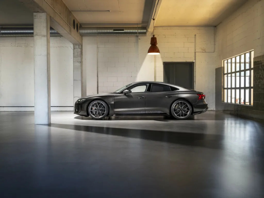 Audi exclusive makes the Audi e-tron GT more personal than ever 4 Static photo, Colour: Arabica grey metallic, customized paint finish, Audi exclusive
