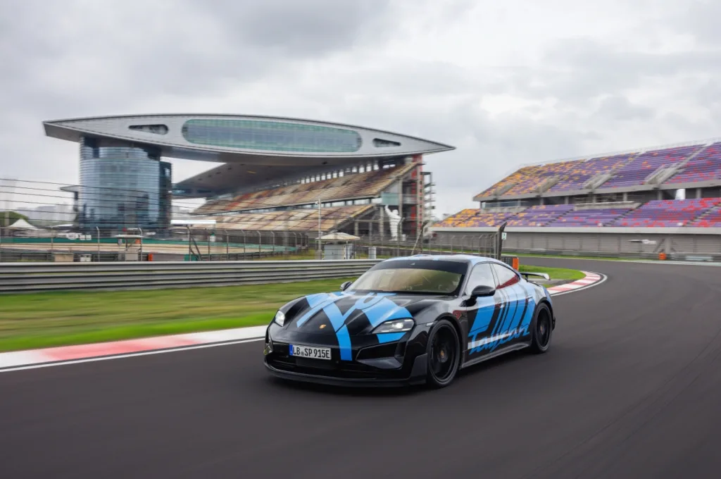 포르쉐, 타이칸 터보 GT 바이작 패키지로 3개 대륙에서 대기록 달성 2 포르쉐 AG, 타이칸 터보 GT 바이작 패키지로 3개 대륙에서 대기록 달성