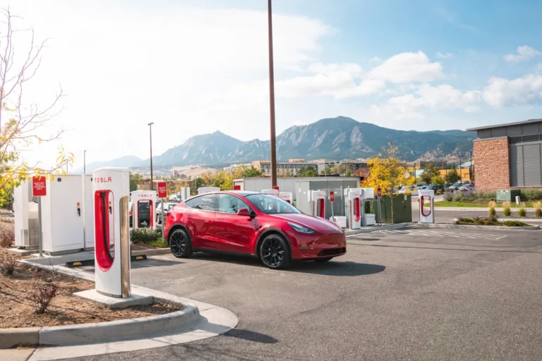 테슬라 코리아(Tesla Korea), 수퍼차저 가격 인하하고 오너 혜택 강화