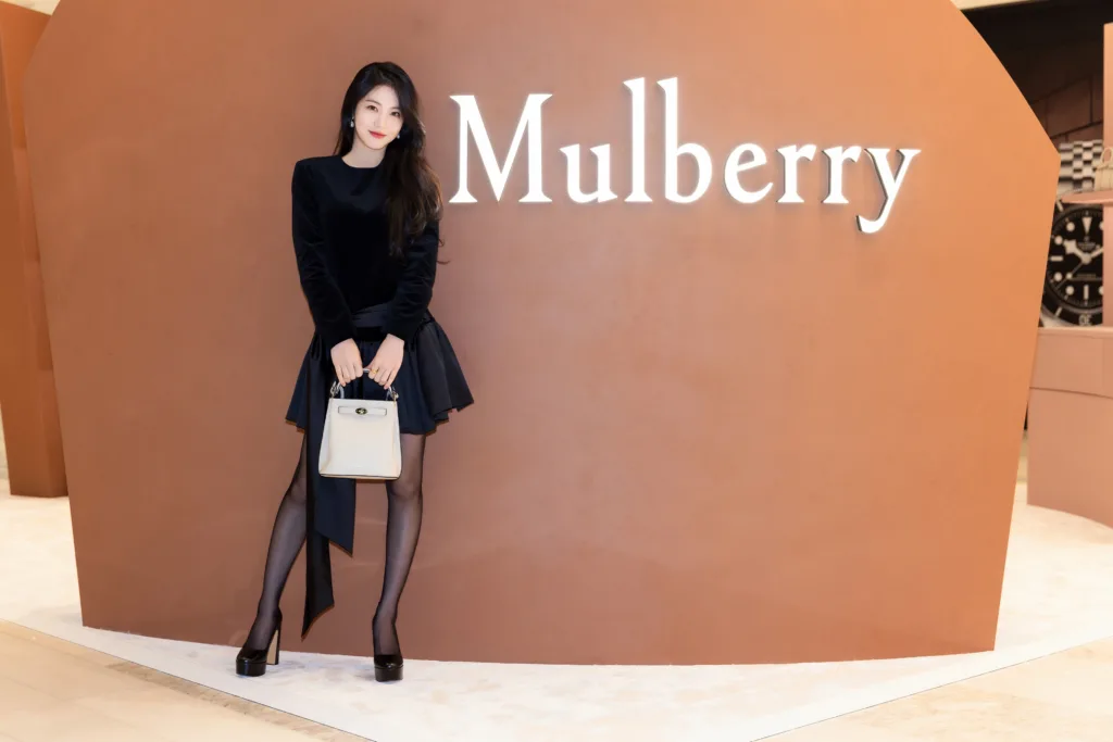 배우 신예은, 멀버리 ‘메이드 투 라스트’ 더현대 서울 팝업 참석 1 배우 신예은, 멀버리 메이드 투 라스트(Made to Last) 더현대 서울 팝업 참석