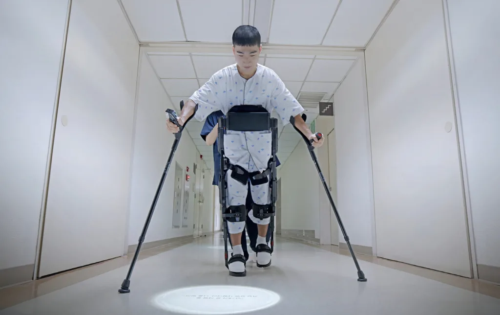 현대자동차그룹, 엑스블 멕스 사용하는 ‘10M 행군’ 영상 공개 3 현대차그룹, 로보틱스 기술로 군인 재활 돕는 '10M 행군' 영상 공개
