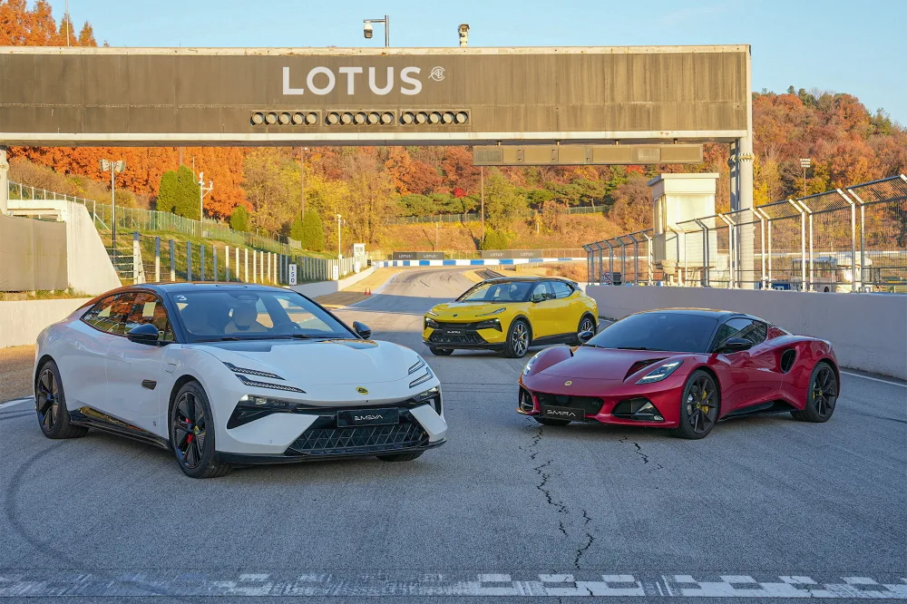 로터스자동차코리아, 자사 첫 트랙 시승행사 개최… 본격적인 리테일 활동 시작_(좌측부터) 에메야_엘레트라_에미라