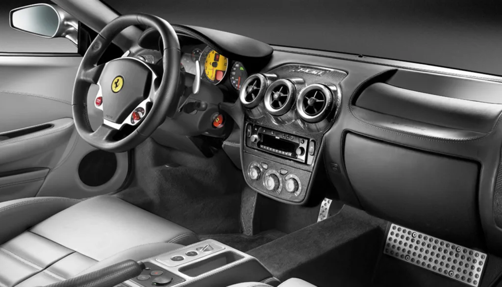 페라리 V8 탑재한 위대한 모델, 360 모데나에서 F430까지 4 페라리, While the Ferrari 360 Modena was always going to be a hard act to follow, the Ferrari F430’s sharp silhouette and high-tech credentials made it a more than worthy successor