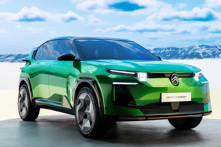 시트로엥 C5 에어크로스 콘셉트 (CITROËN PRESENTS NEW C5 AIRCROSS CONCEPT)