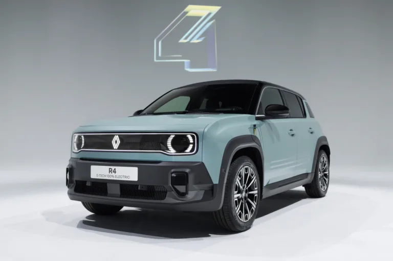 Renault 4 E Tech electric 80 https://mobilityground.com/wp-content/uploads/2024/11/Renault-4-E-Tech-electric-80-jpg.webp