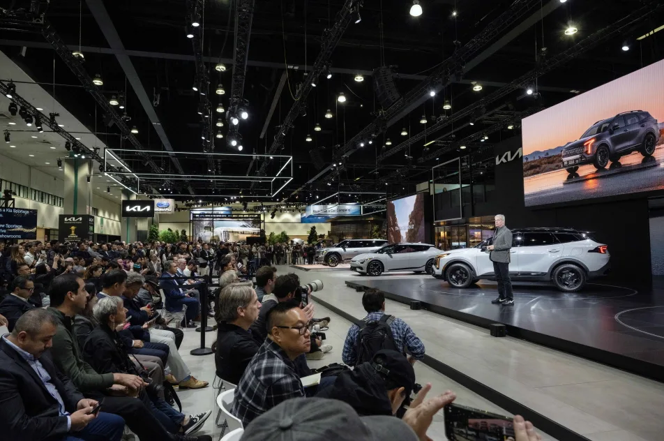 기아, ‘2024 LA 오토쇼’에서 ‘더 기아 EV9 GT‘ 최초 공개 4 기아 LA 오토쇼 현장