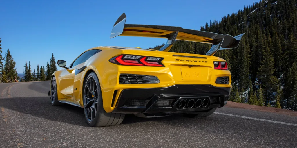 아이오닉 5 N 나와봐! 쉐보레 콜벳 ZR1, 2.3초면 충분해 2 쉐보레 콜벳 ZR1 (Quickest of the quick: the 2025 Corvette ZR1 does 0-60 in 2.3 seconds)