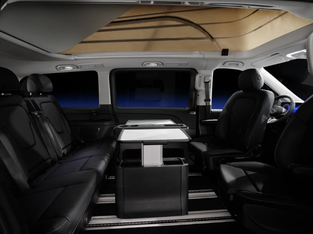 메르세데스-벤츠 마르코 폴로 호라이즌 캠핑카 (Die neue Mercedes-Benz V-Klasse Marco Polo HORIZON – Artikweiß, MBUX Multimediasystem, Widescreen Cockpit, Polster Leder Lugano schwarz, Camper-Umfänge u.a. Drehbare Fahrer- und Beifahrersitze, Sitzliegebank, Aufstelldach mit Dachbett The new Mercedes-Benz V-Class Marco Polo HORIZON – Artic white, MBUX Multimediasystem, Widescreen Cockpit, Leather Lugano black upholstery, Camping features include among others Swivel driver and passenger seats, Bench seat/reclining bench, Pop-up roof with roof bed)