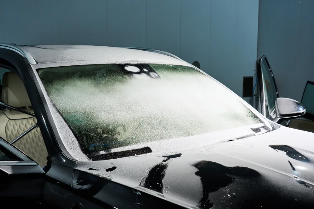 제네시스, 세계 최초 48V 메탈 코팅 열선 앞유리 개발해 시험 중 3 제네시스 GENESIS SHOWCASES WORLD-FIRST HEATED WINDSCREEN TECHNOLOGY